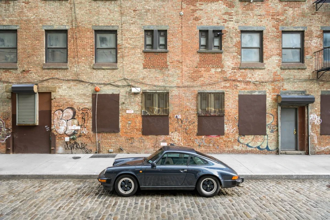 1987 Porsche 911 Carrera 3.2 - Image 2 of 23