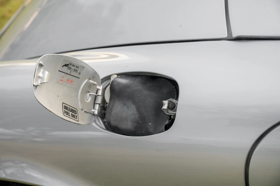 1987 Porsche 911 Carrera 3.2 - Image 15 of 31