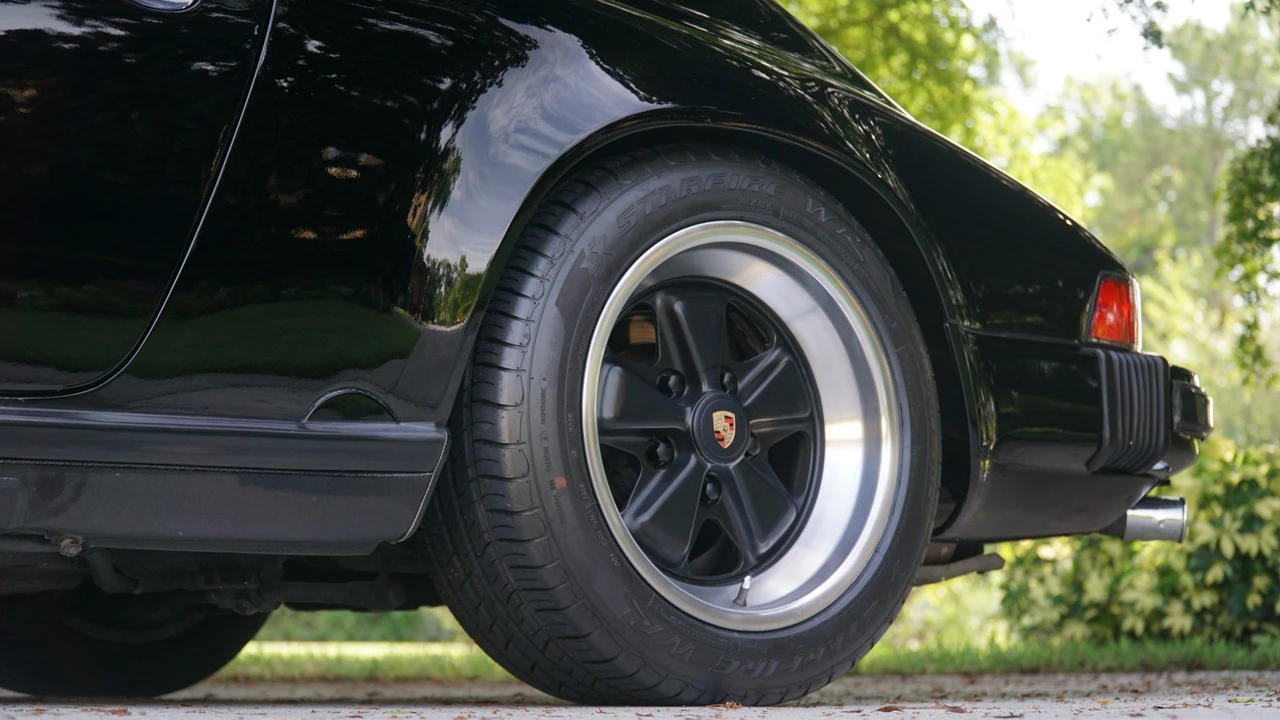 1987 Porsche 911 Carrera 3.2 - Image 28 of 31