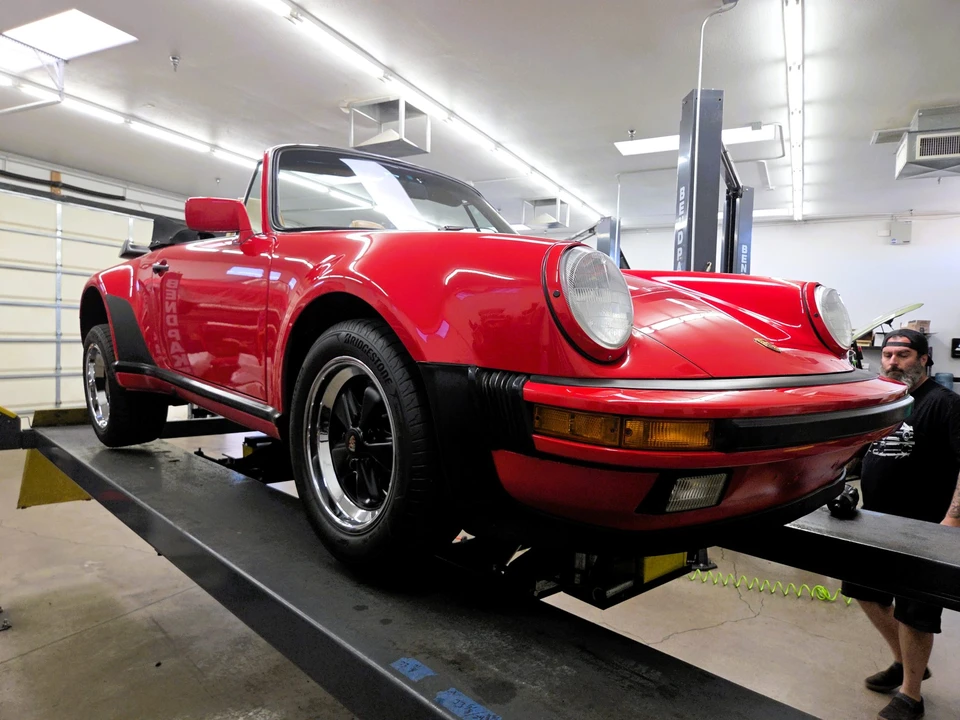 1987 Porsche 911 Carrera 3.2 - Image 16 of 31