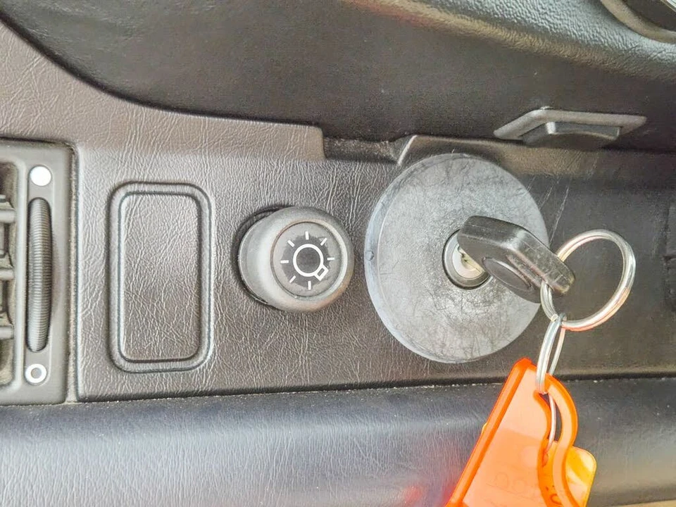 1987 Porsche 911 Carrera 3.2 - Image 24 of 31