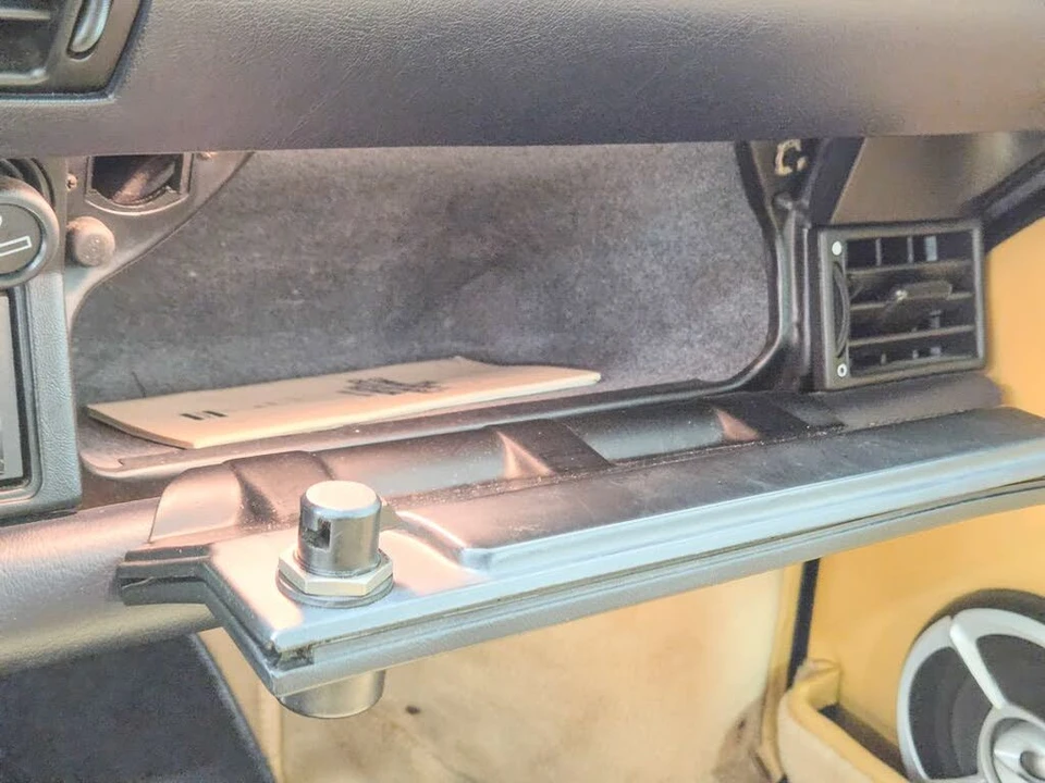 1987 Porsche 911 Carrera 3.2 - Image 29 of 31