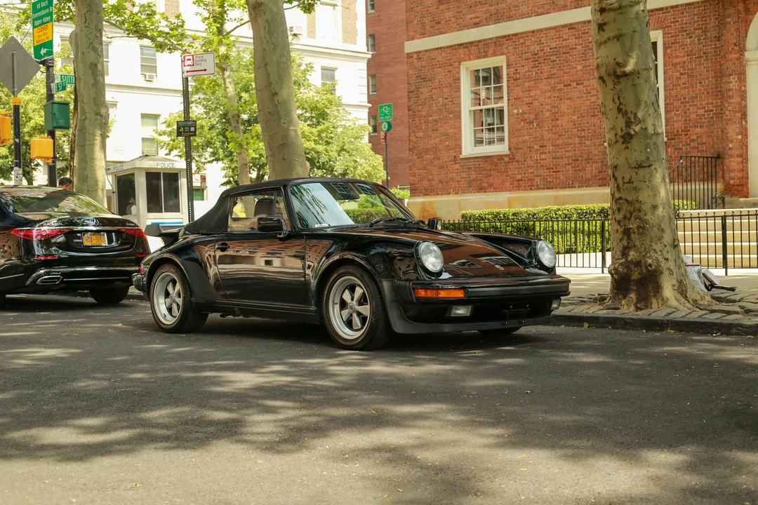 1987 Porsche 911 Carrera 3.2 - Image 2 of 31