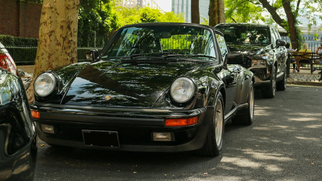 1987 Porsche 911 Carrera 3.2 - Image 5 of 31