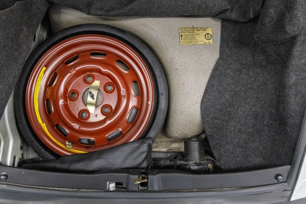 1987 Porsche 911 Carrera 3.2 - Image 29 of 31