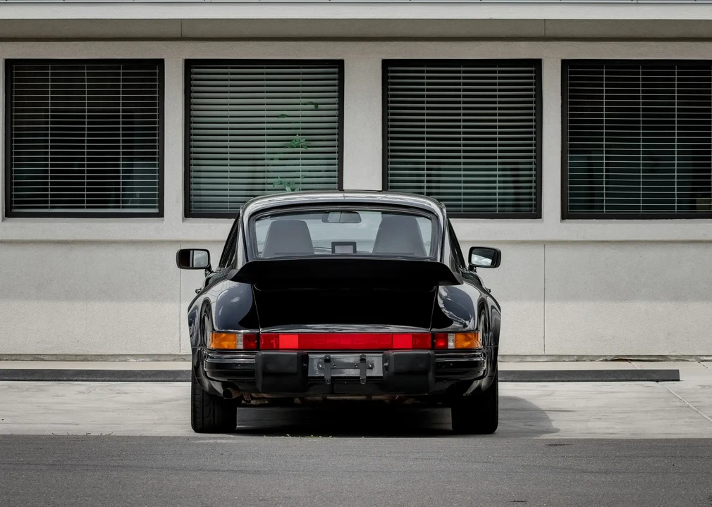 1987 Porsche 911 Carrera 3.2 - Image 6 of 6