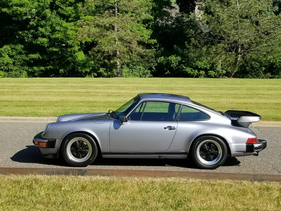 1987 Porsche 911 Carrera 3.2 - Image 2 of 31