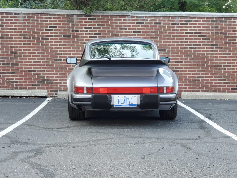 1987 Porsche 911 Carrera 3.2 - Image 9 of 31
