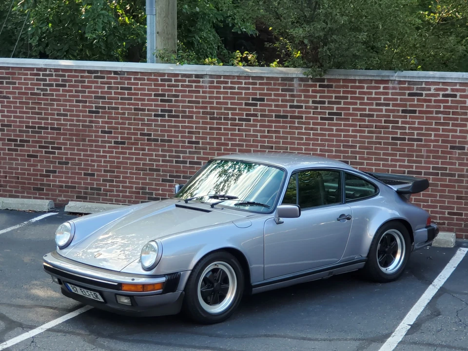 1987 Porsche 911 Carrera 3.2 - Image 17 of 31