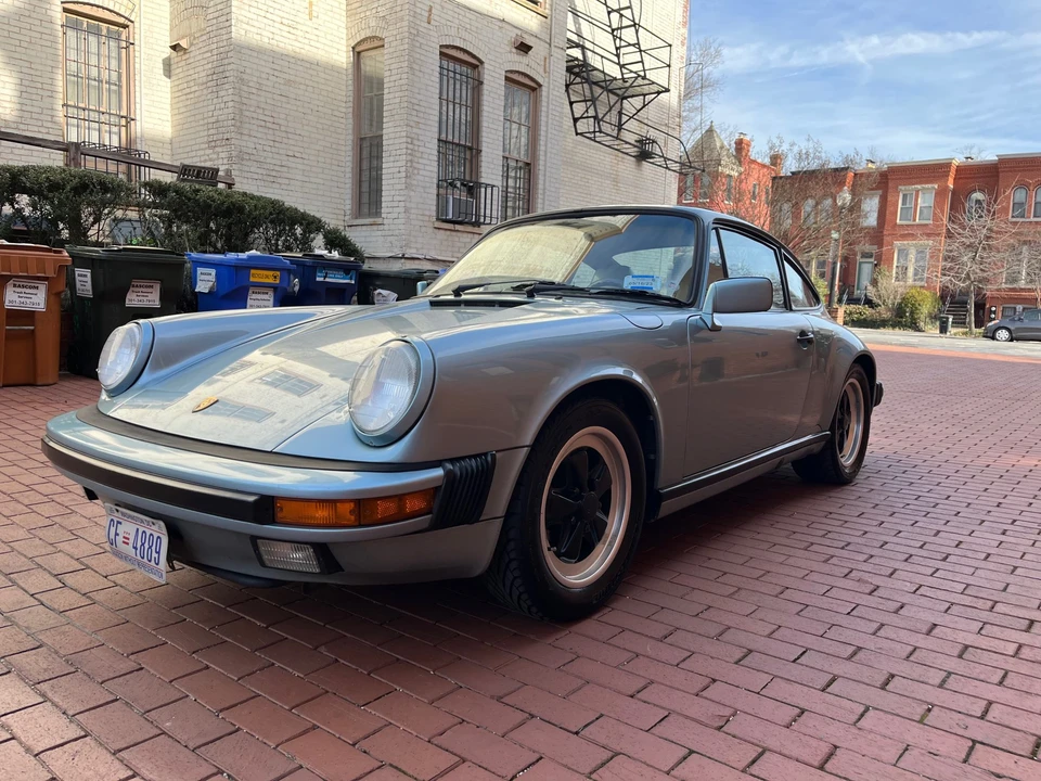 1987 Porsche 911 Carrera 3.2 - Image 2 of 31