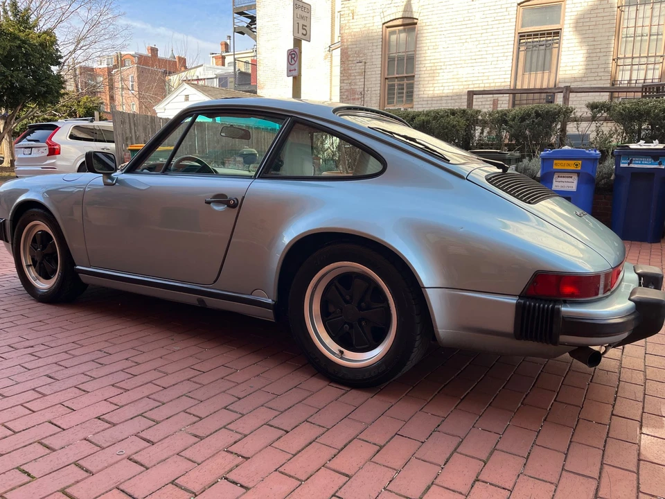 1987 Porsche 911 Carrera 3.2 - Image 4 of 31