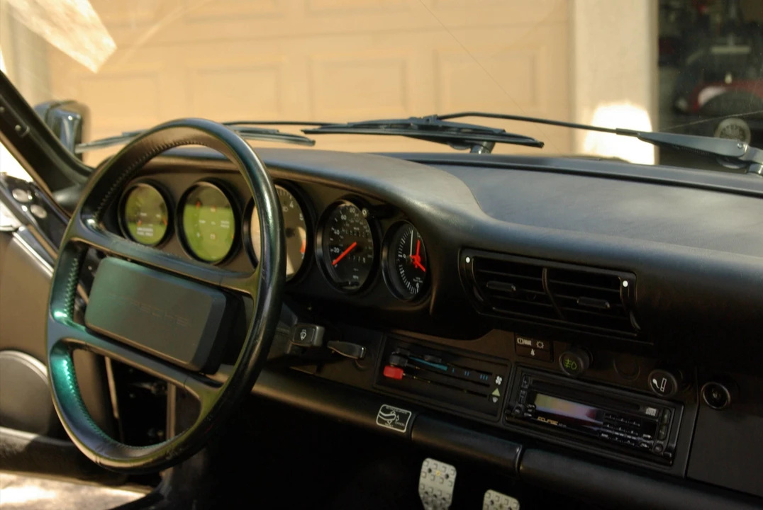 1987 Porsche 911 Carrera 3.2 - Image 28 of 31
