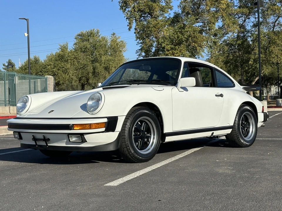1987 Porsche 911 Carrera 3.2 - Image 2 of 31