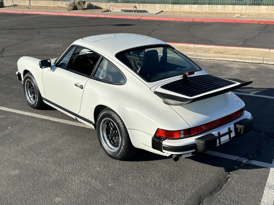 1987 Porsche 911 Carrera 3.2 - Image 12 of 31