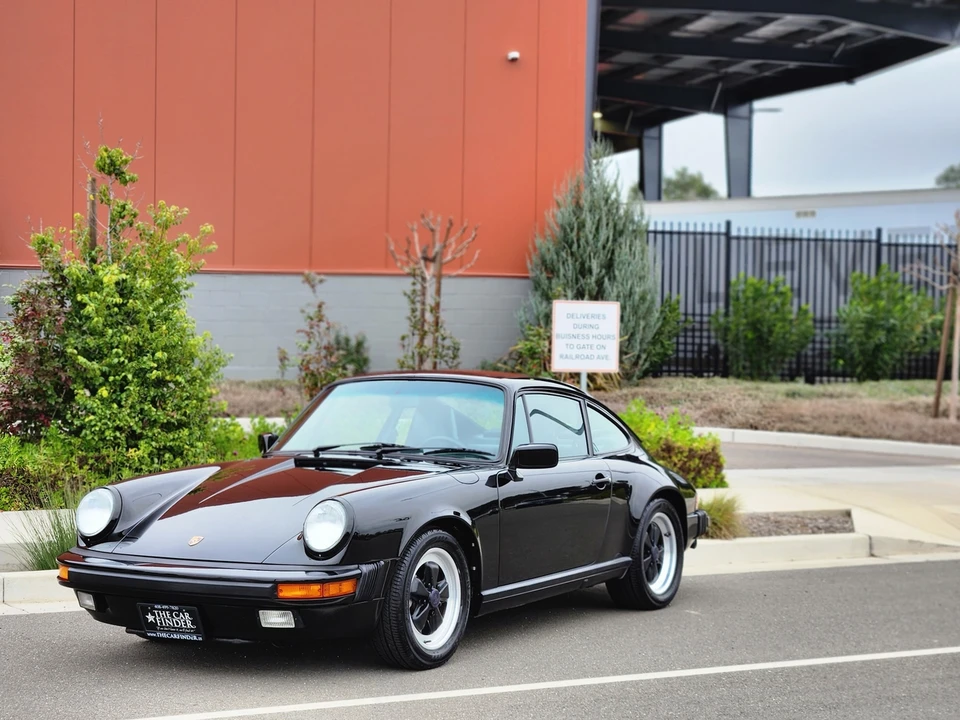 1987 Porsche 911 Carrera 3.2 - Image 8 of 31
