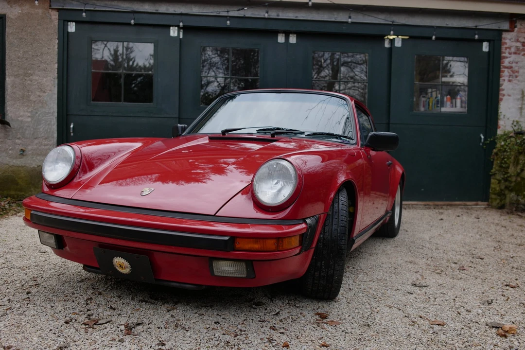 1987 Porsche 911 Carrera 3.2 - Image 2 of 31