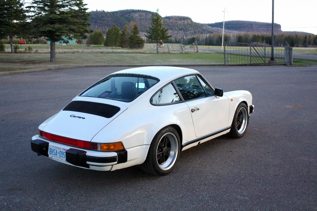 1987 Porsche 911 Carrera 3.2 - Image 24 of 31