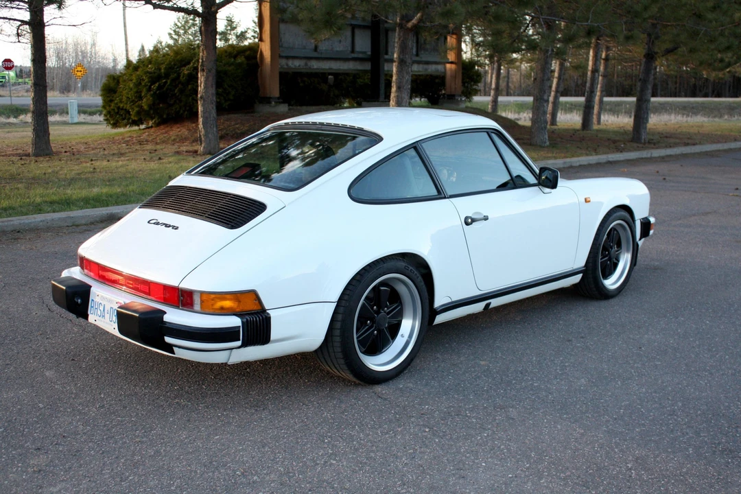 1987 Porsche 911 Carrera 3.2 - Image 27 of 31