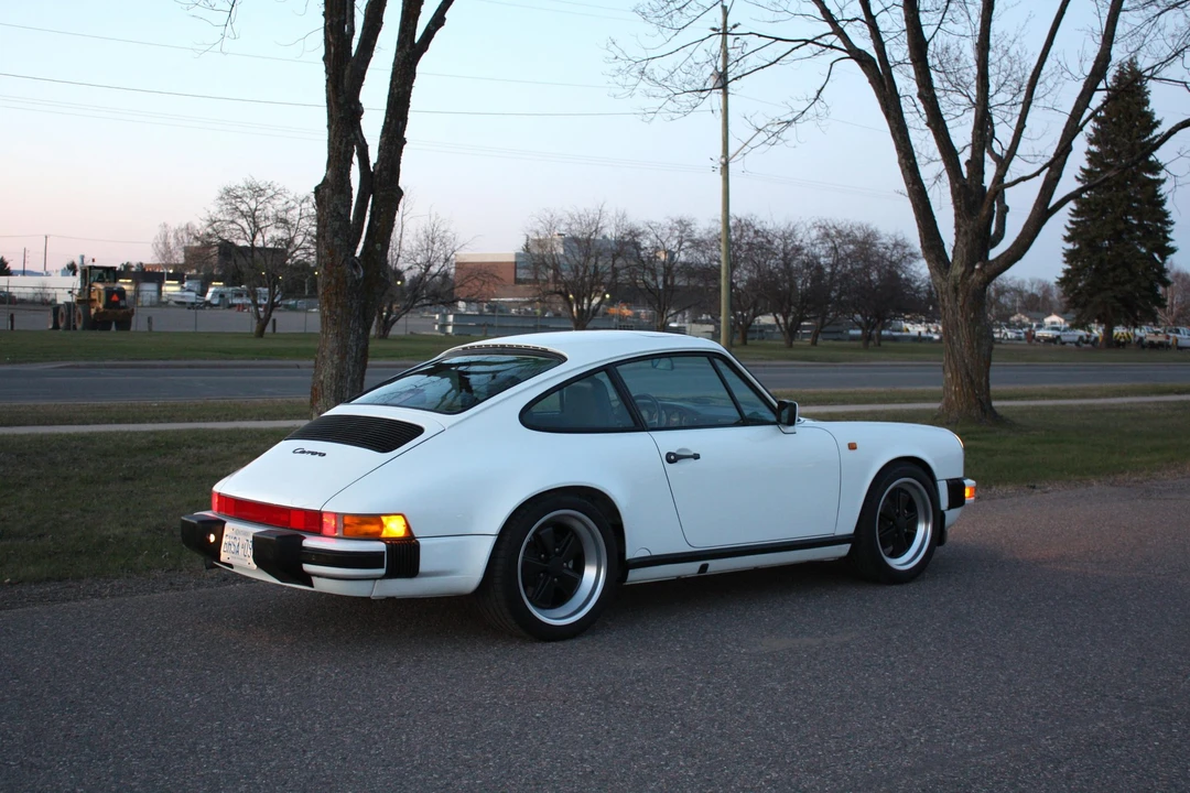 1987 Porsche 911 Carrera 3.2 - Image 28 of 31