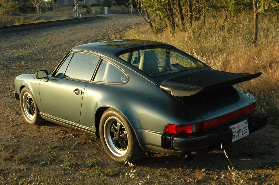 1987 Porsche 911 Carrera 3.2 - Image 12 of 31