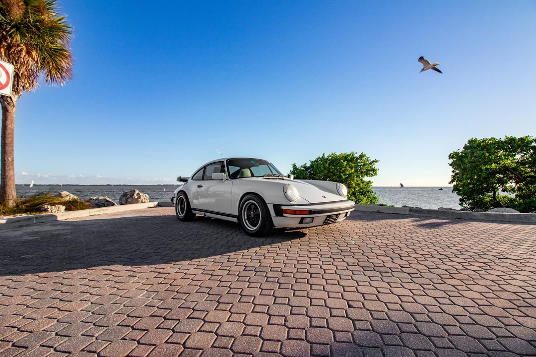 1987 Porsche 911 Carrera 3.2 - Image 7 of 31