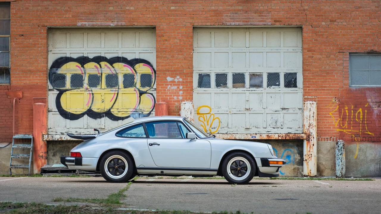 1987 Porsche 911 Carrera 3.2 - Image 11 of 31