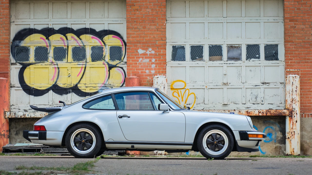 1987 Porsche 911 Carrera 3.2 - Image 12 of 31