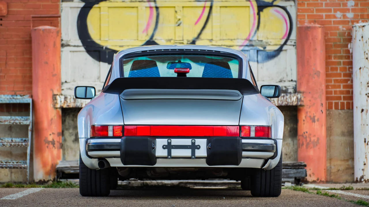 1987 Porsche 911 Carrera 3.2 - Image 16 of 31