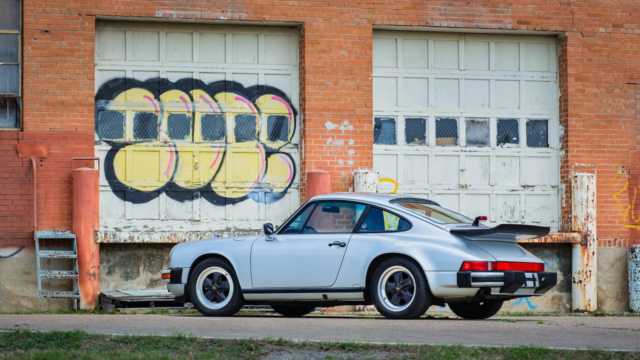 1987 Porsche 911 Carrera 3.2 - Image 17 of 31