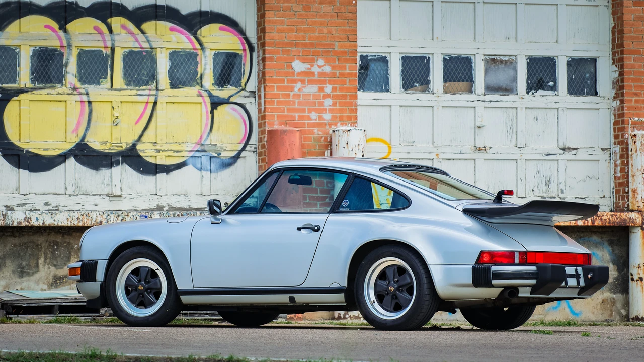 1987 Porsche 911 Carrera 3.2 - Image 18 of 31