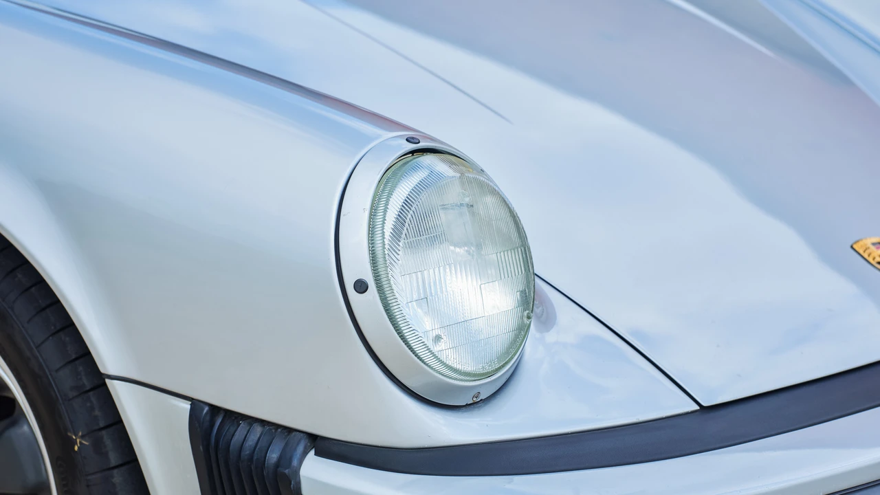 1987 Porsche 911 Carrera 3.2 - Image 28 of 31