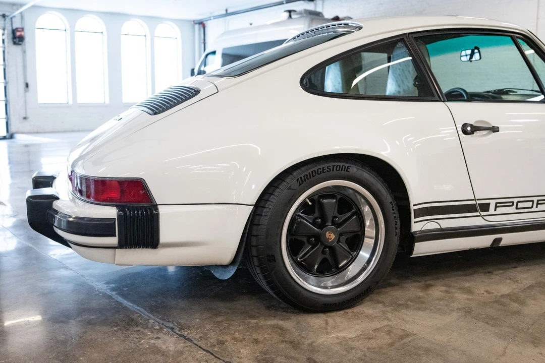 1987 Porsche 911 Carrera 3.2 - Image 12 of 31