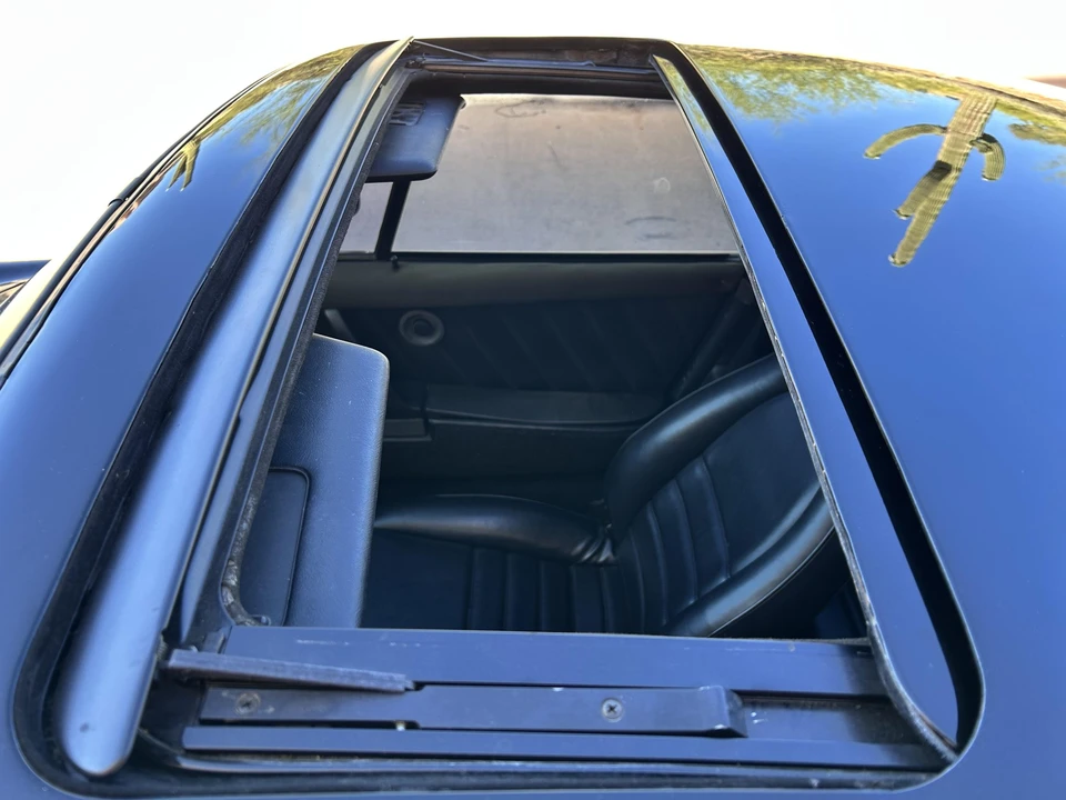 1987 Porsche 911 Carrera 3.2 - Image 18 of 31