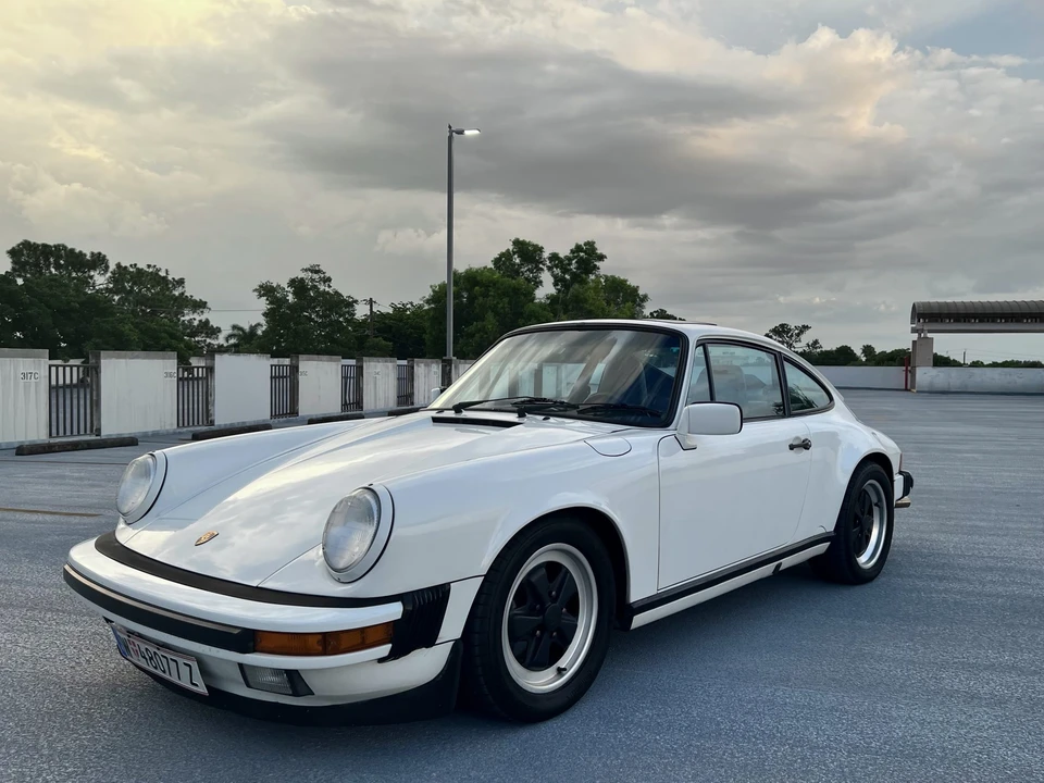 1987 Porsche 911 Carrera 3.2 - Image 2 of 31