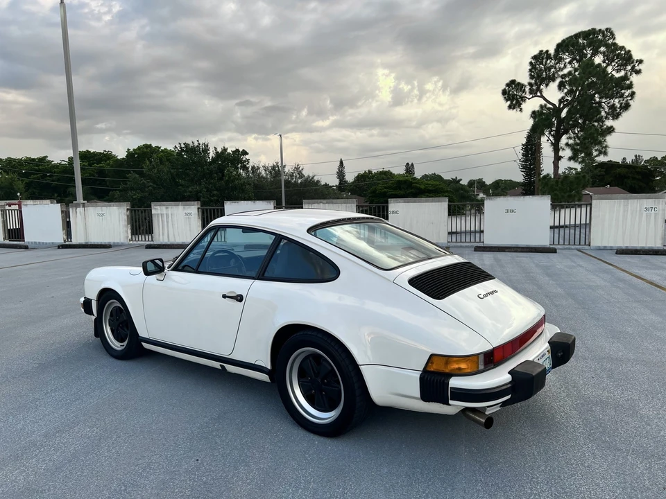 1987 Porsche 911 Carrera 3.2 - Image 15 of 31