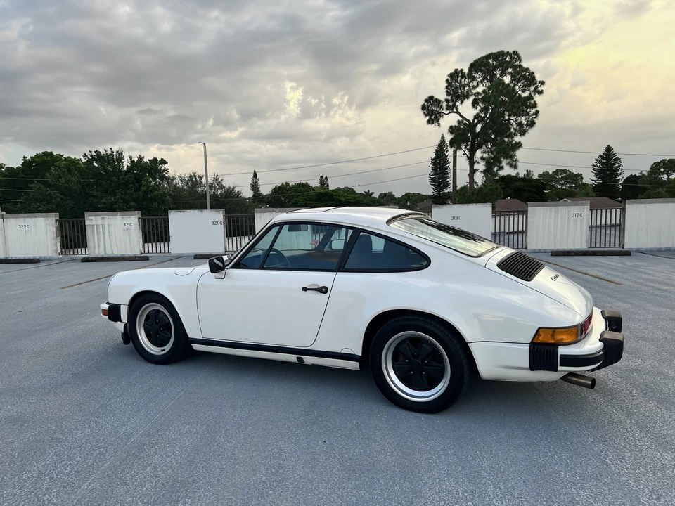 1987 Porsche 911 Carrera 3.2 - Image 13 of 31