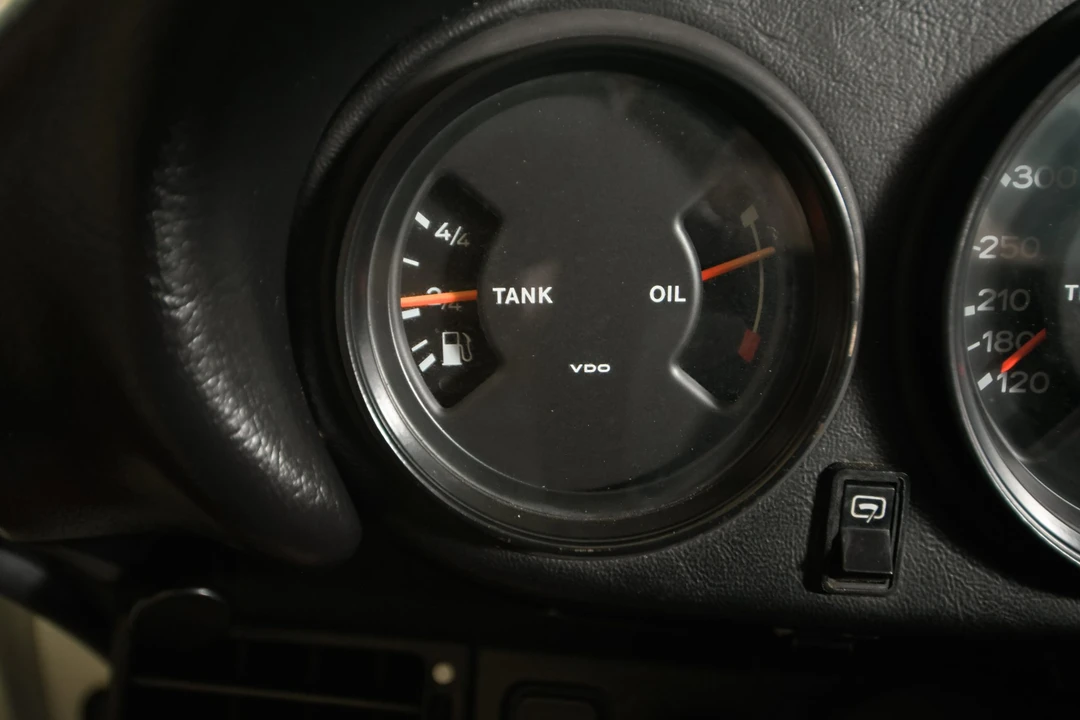 1987 Porsche 911 Carrera 3.2 - Image 28 of 31