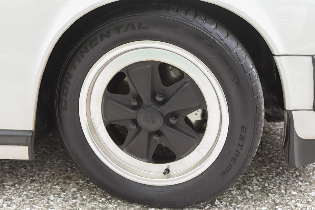 1987 Porsche 911 Carrera 3.2 - Image 25 of 31