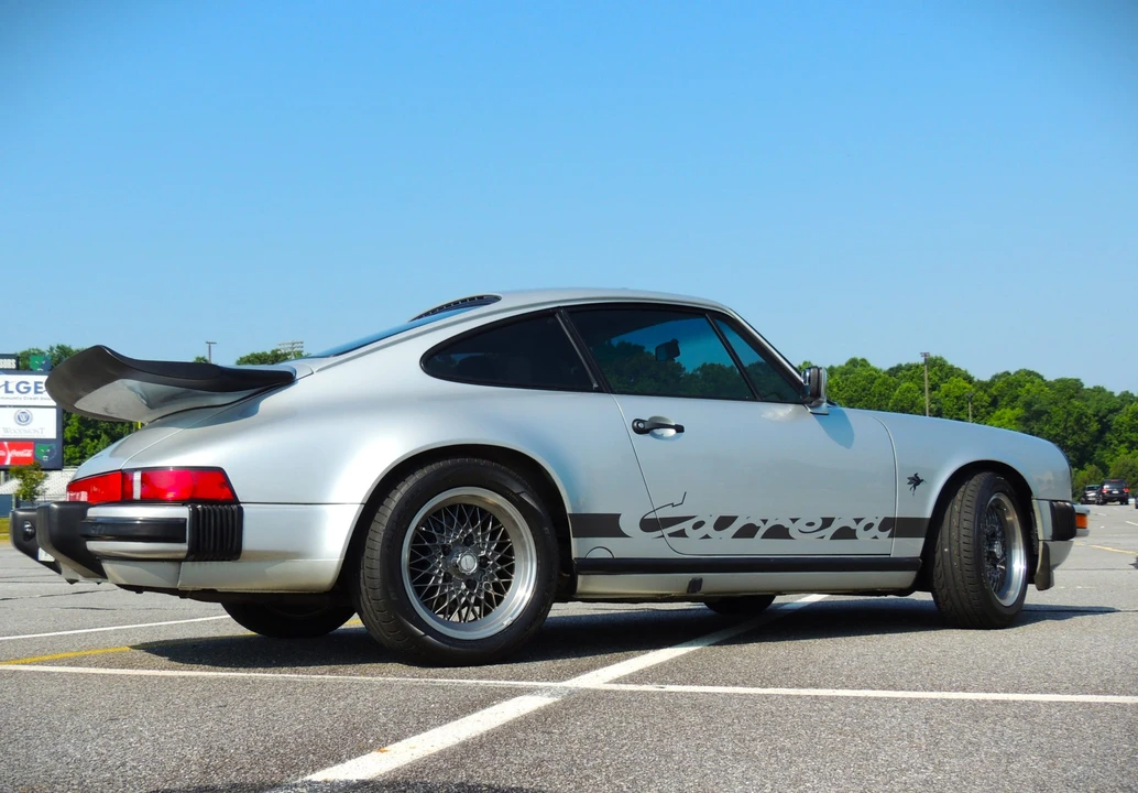 1987 Porsche 911 Carrera 3.2 - Image 9 of 31