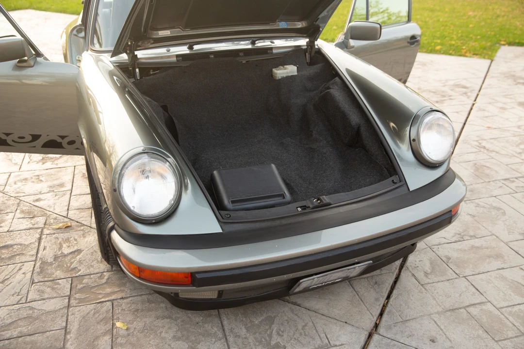 1987 Porsche 911 Carrera 3.2 - Image 9 of 31