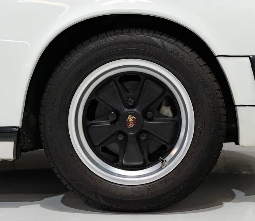 1987 Porsche 911 Carrera 3.2 - Image 18 of 31