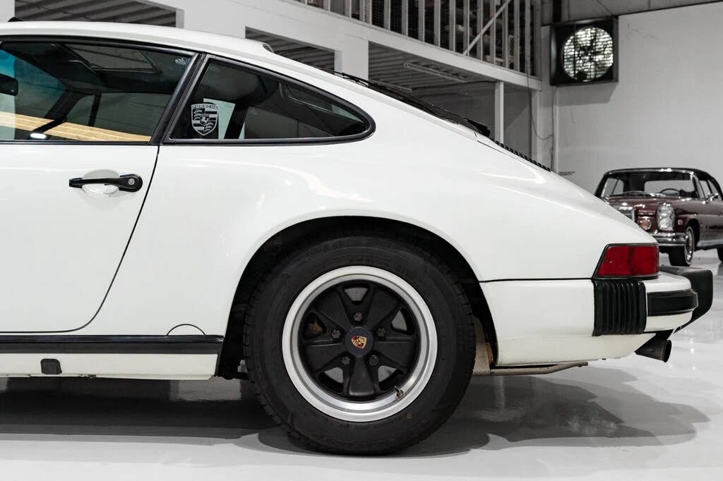 1987 Porsche 911 Carrera 3.2 - Image 11 of 31