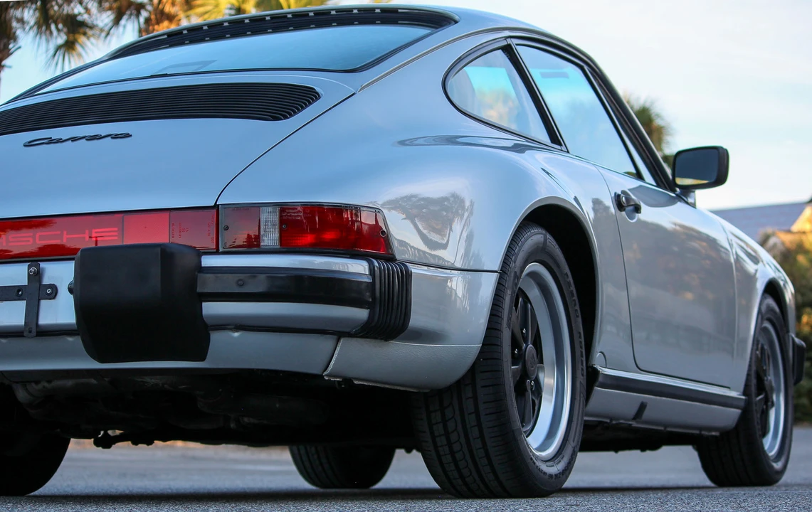 1987 Porsche 911 Carrera 3.2 - Image 17 of 31