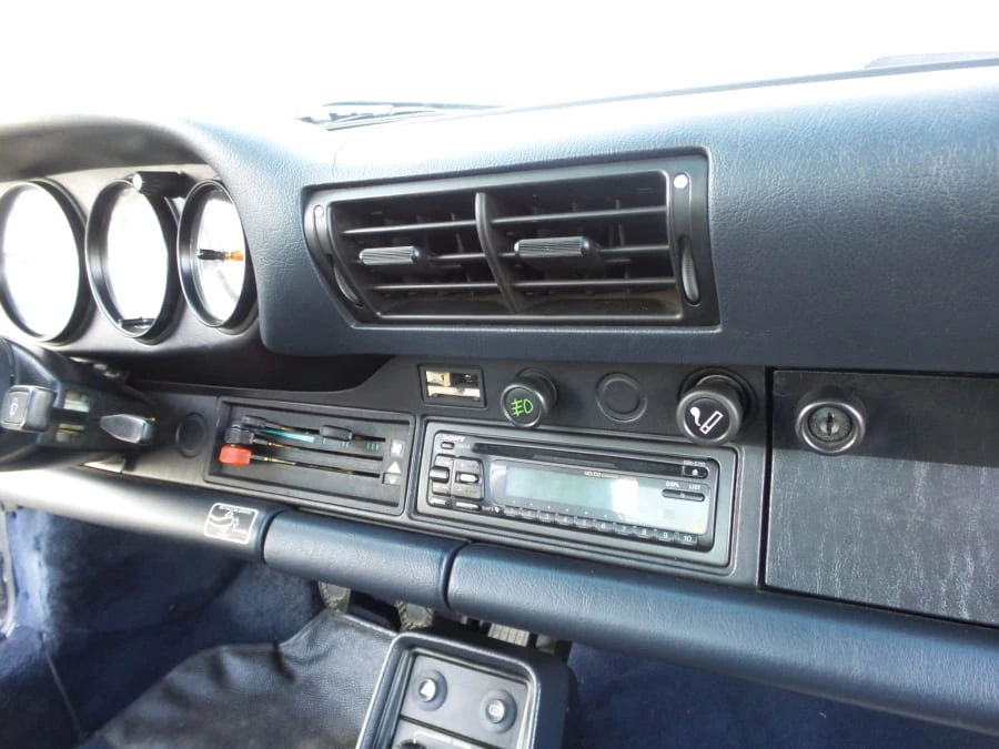 1987 Porsche 911 Carrera 3.2 - Image 28 of 31