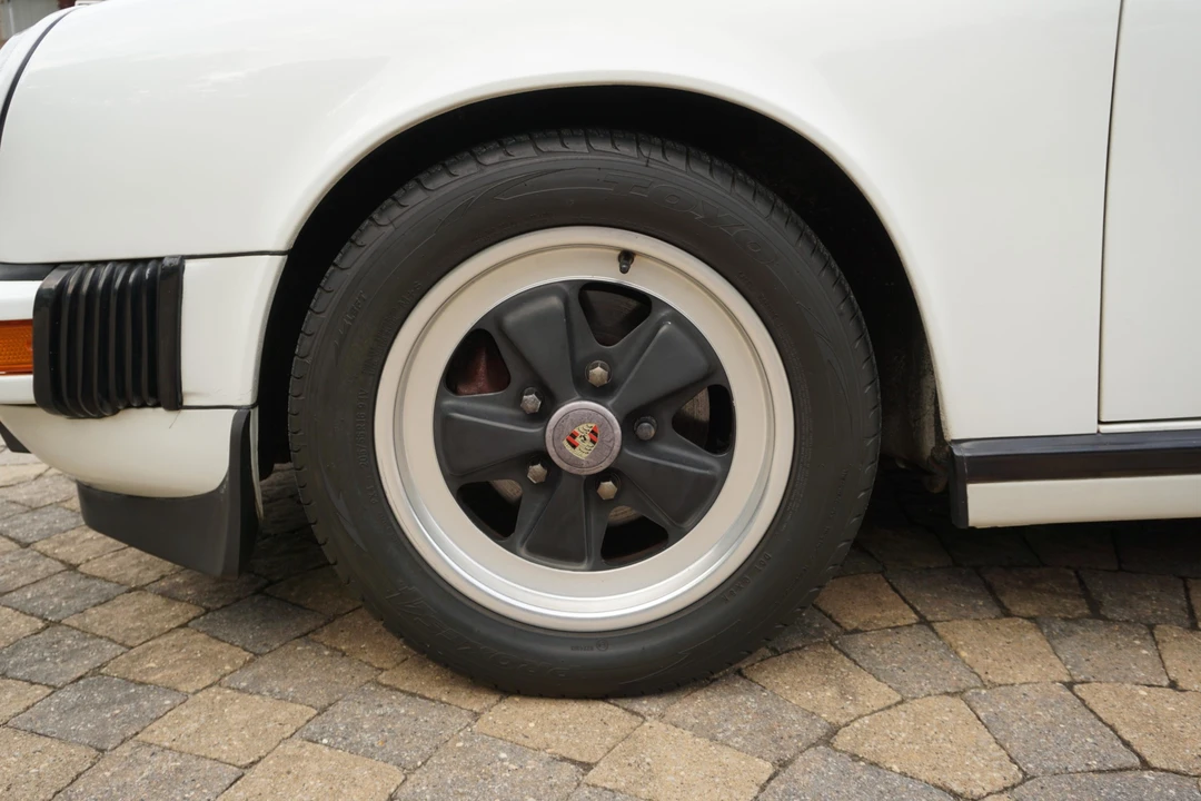 1987 Porsche 911 Carrera 3.2 - Image 24 of 31