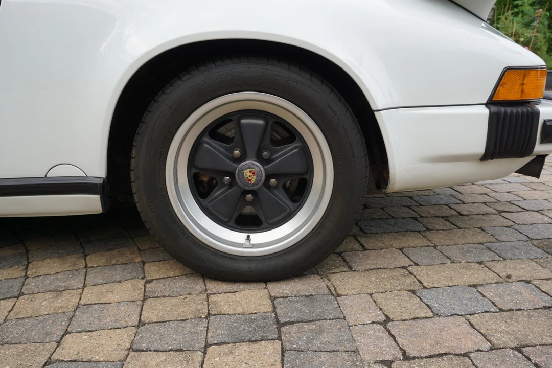 1987 Porsche 911 Carrera 3.2 - Image 25 of 31