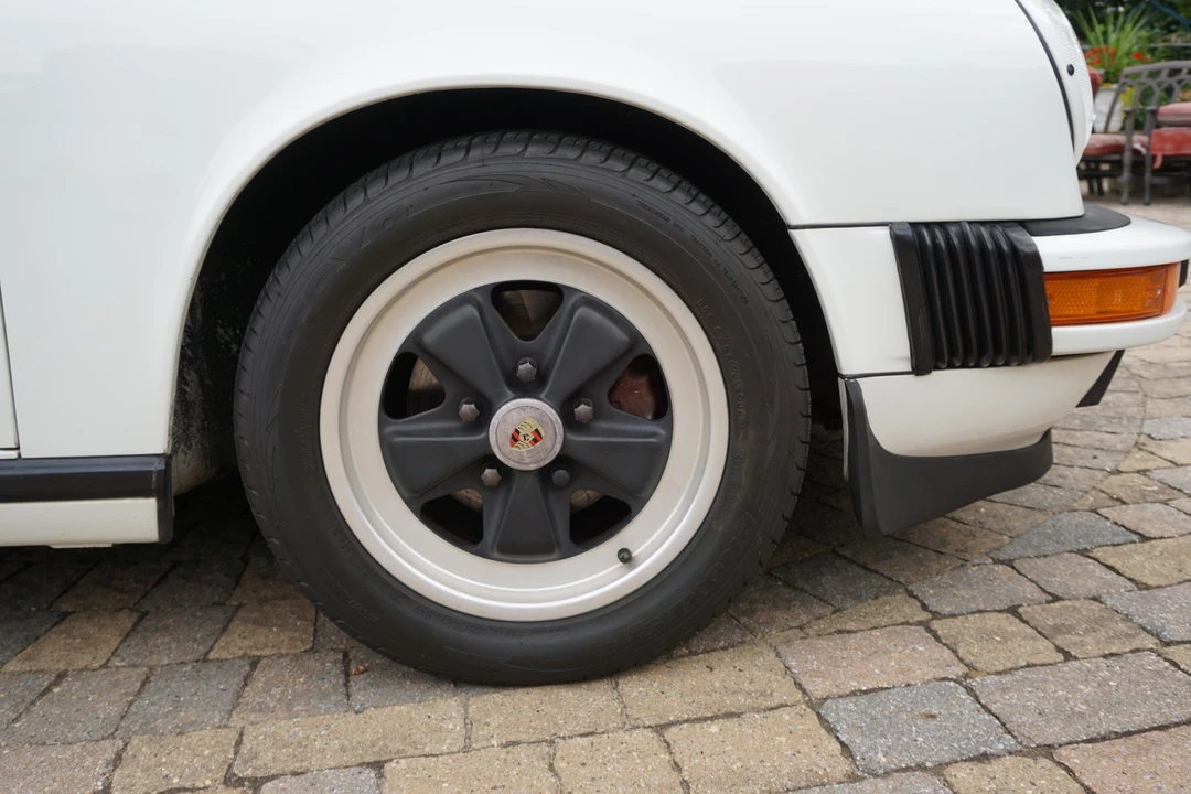 1987 Porsche 911 Carrera 3.2 - Image 27 of 31