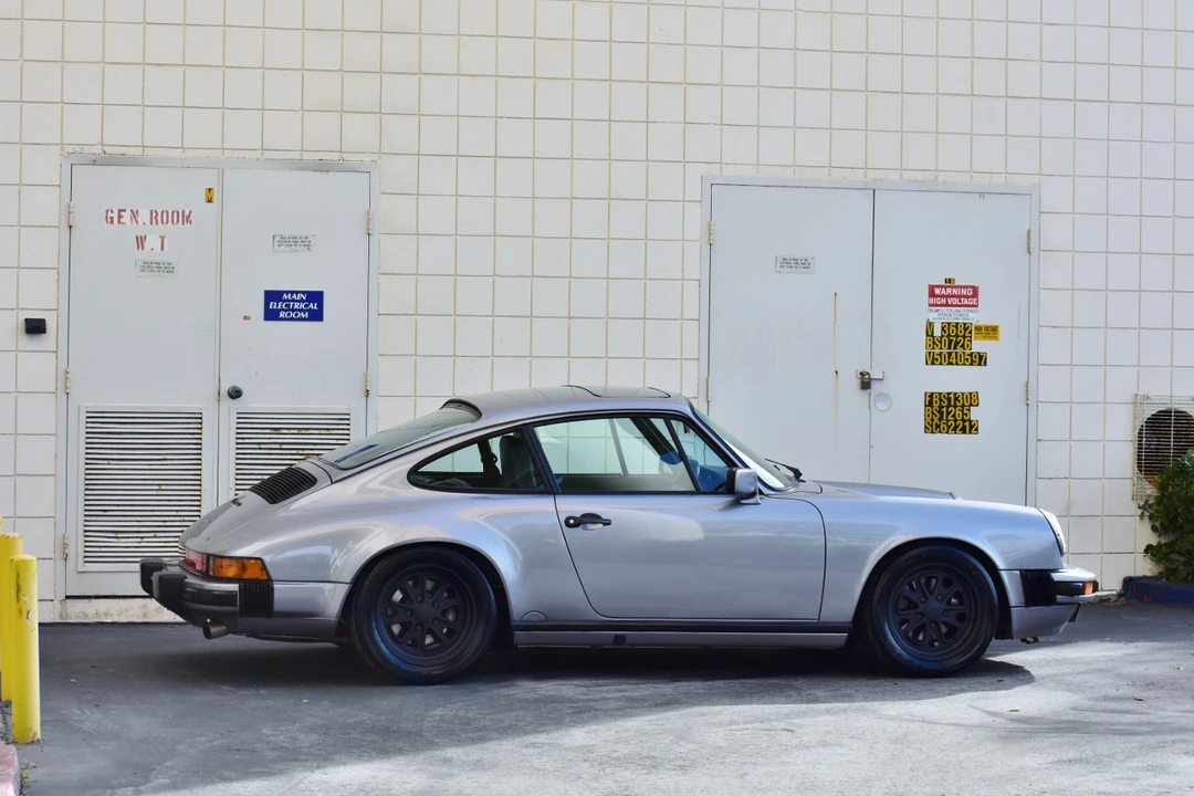 1987 Porsche 911 Carrera 3.2 - Image 6 of 31
