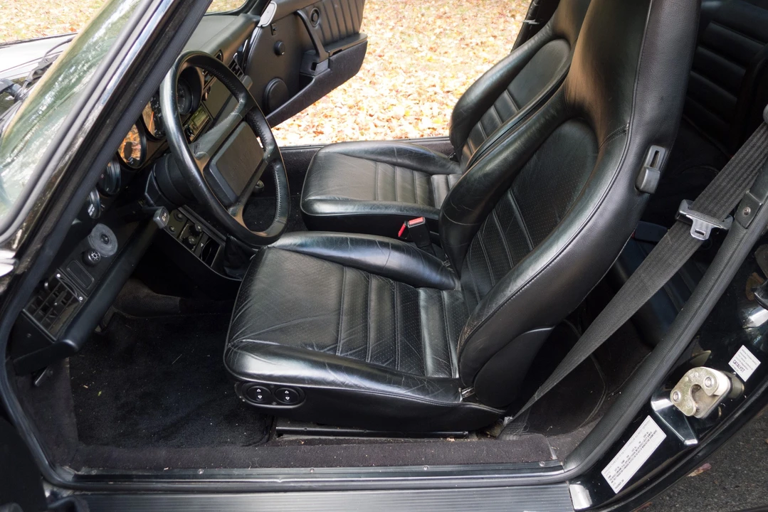 1987 Porsche 911 Carrera 3.2 - Image 18 of 31