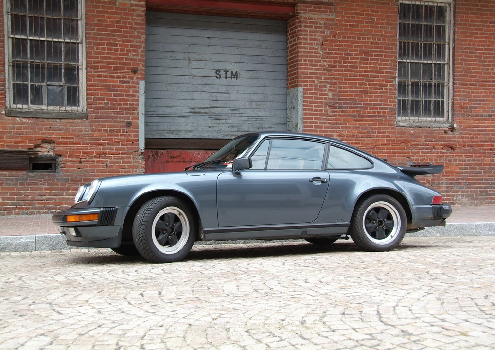 1987 Porsche 911 Carrera 3.2 - Image 11 of 31